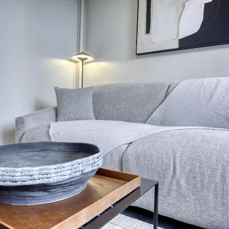 Le Patio Reaumur Elegant 2-bedroom Paris