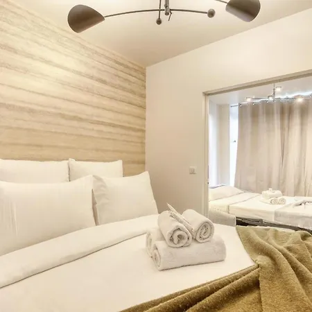 Le Patio Reaumur Elegant 2-bedroom Apartment Paris