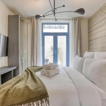 Le Patio Reaumur Elegant 2-bedroom * Paris