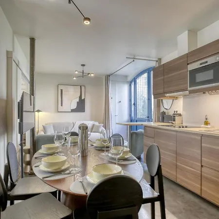 Le Patio Reaumur Elegant 2-bedroom Apartment *